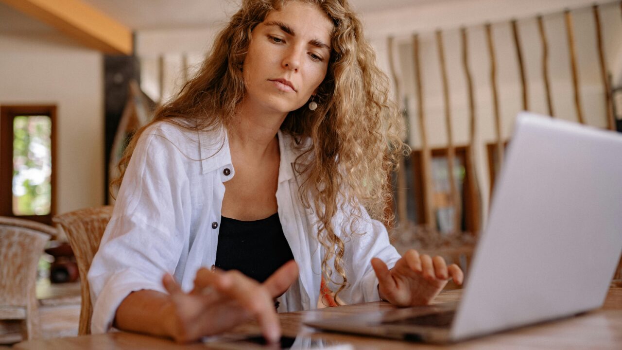 Freelancers: How to Use LinkedIn to Find Jobs and Thrive Online 1 pexels photo 4458412